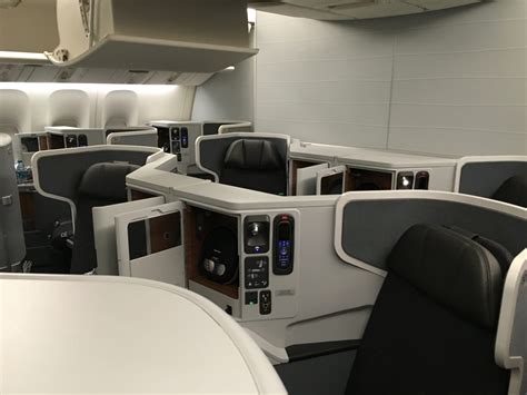 Review: American Airlines Boeing 777 business class (Los Angele.